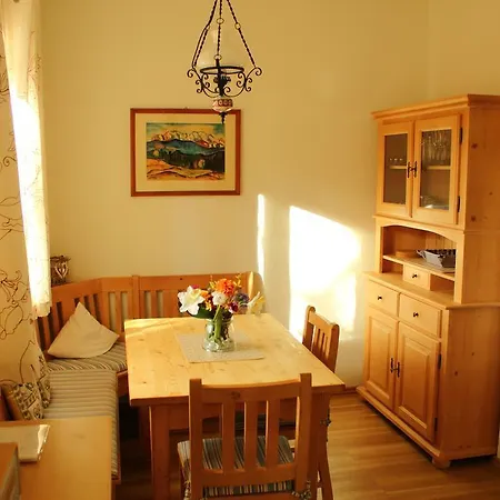 Ferienwohnung-Adriana * Γκάρμις-Παρτενκίρχεν